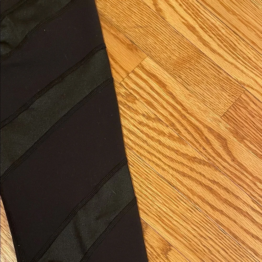 LuluLemon leggings - Picture 6 of 8